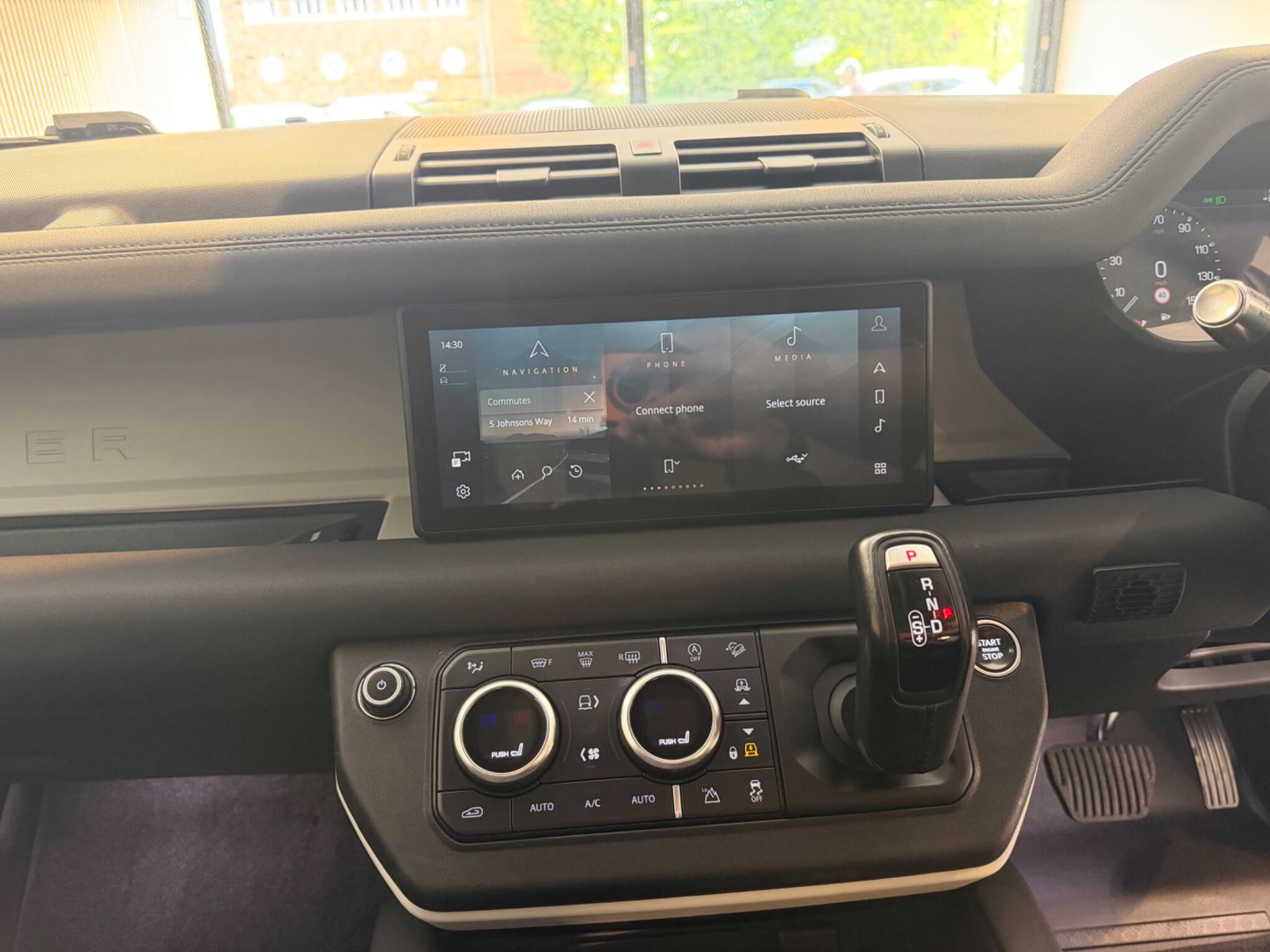 Land Rover Defender 110